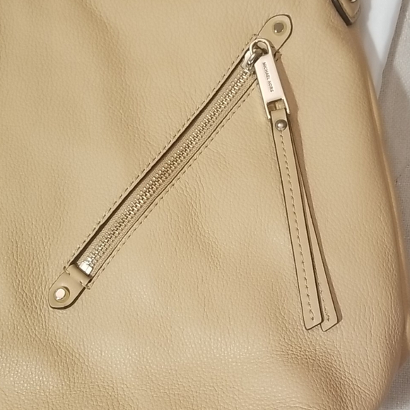 Michael Kors purse - Picture 3 of 12